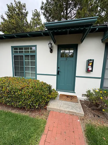 1501 De La Vina St #3 Photo 1