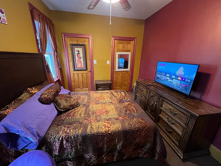 70 Fabyan Pl — Photo 3