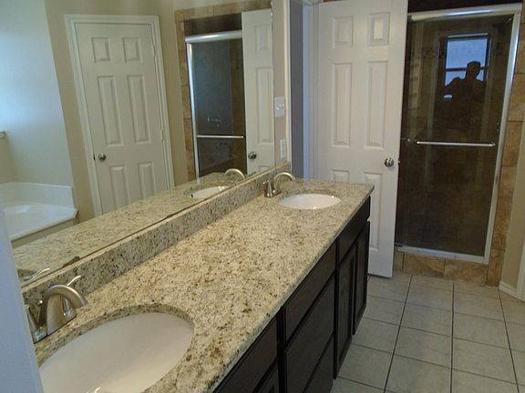4th image of 1117 Springwood Dr