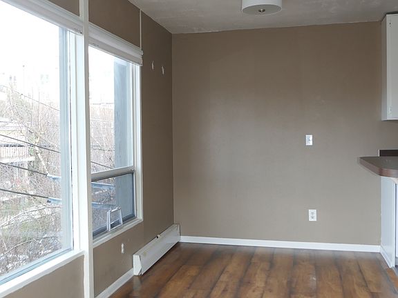 5th image of 510 E Thomas St #101