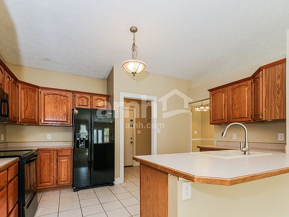 4th image of 6552 Greeley Ave