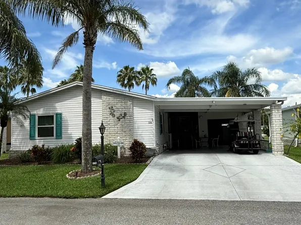 326 Waldorf Dr, Auburndale, FL 33823