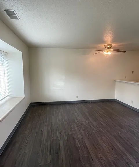 Willow Springs Apartments — Photo 3