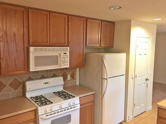 4th image of 17406 Hoover Gardens Dr