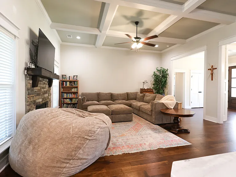 410 Stonegate Trl — Photo 6