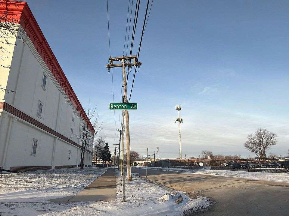 2nd image of 9201 S Kenton Ave #5-B