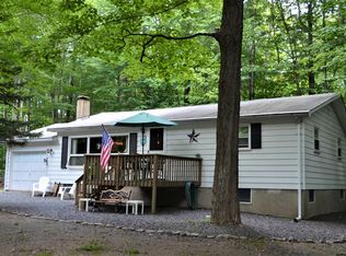 2034 Lehigh Dr, Pocono Lake, PA 18347
