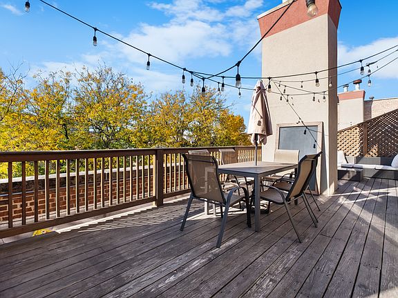 PRIVATE TERRACE!