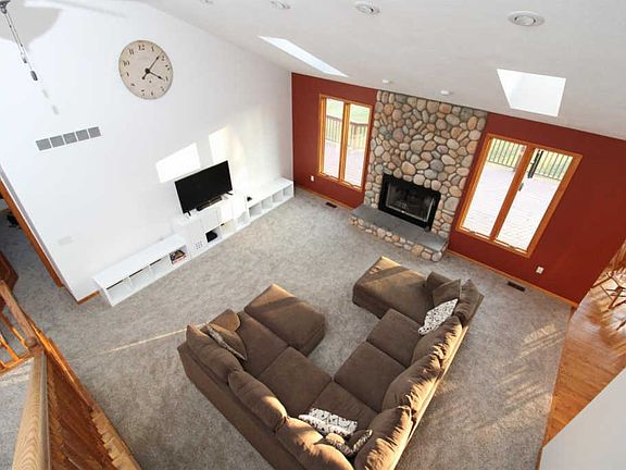 4th image of 11460 Hearthside Dr