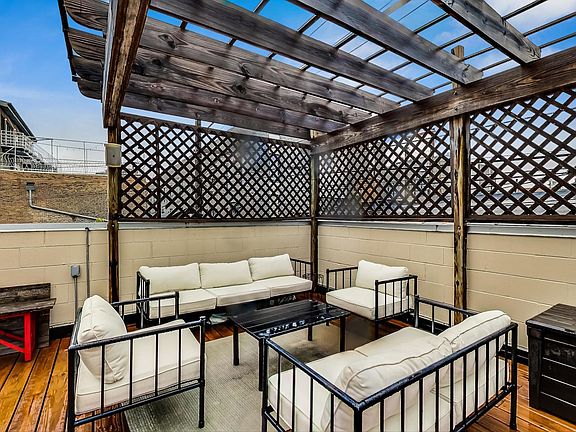 3rd image of 1414 W Grand Ave #2