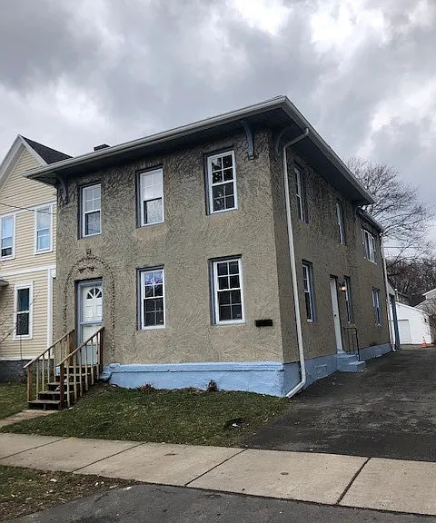 106 Gregory St — Photo 1