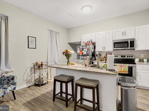 4th image of 954 Shackamaxon St Floor 1