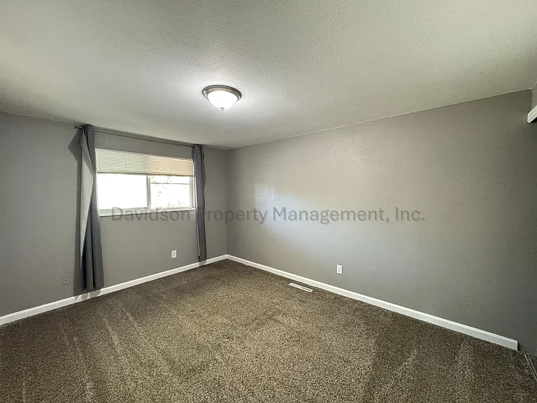 4470 Monica Dr — Photo 3