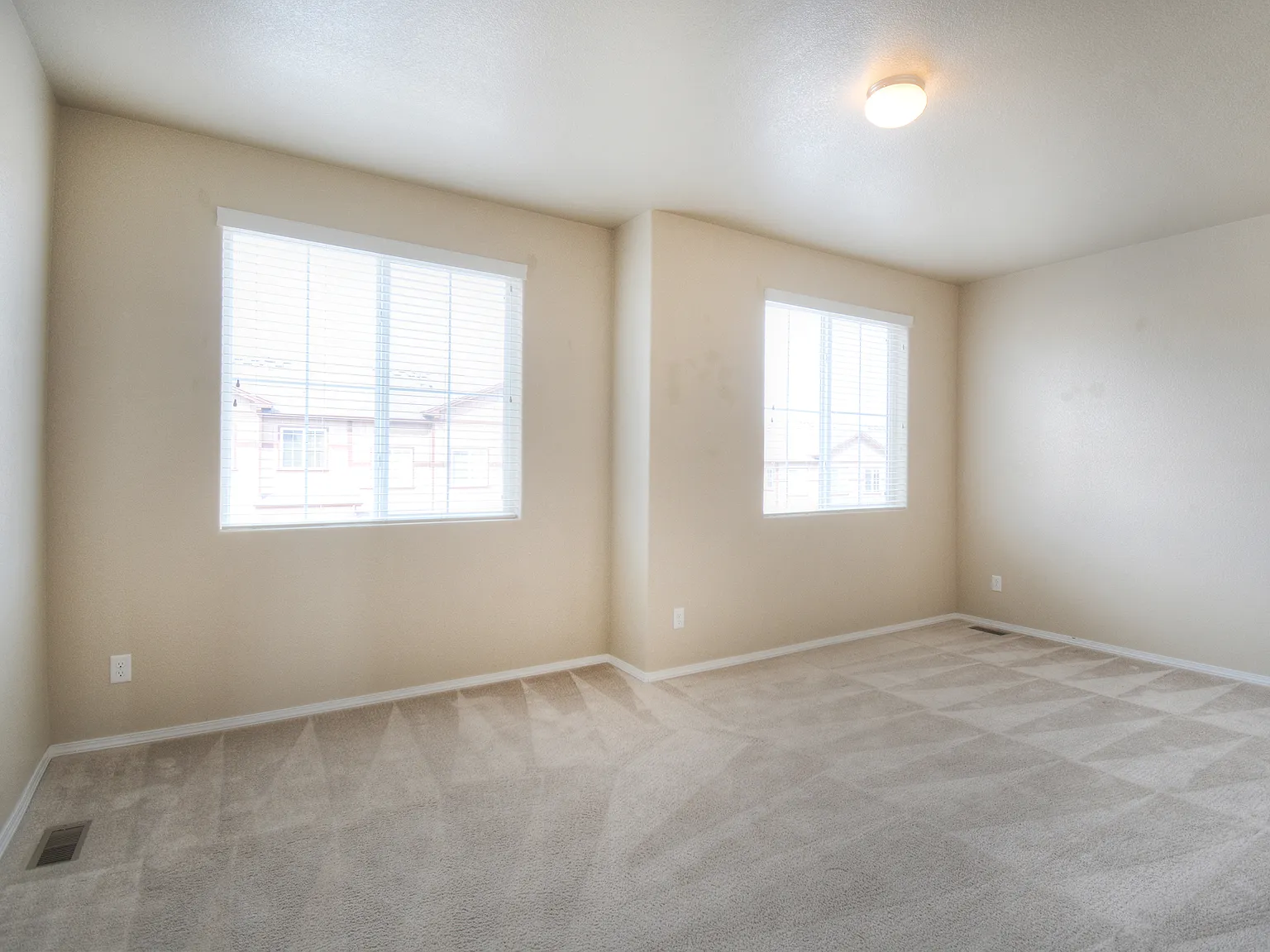 2 bed, 1324 sqft, $1,850 — Photo 2