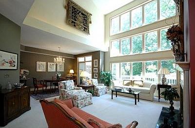 4th image of 2033 Sherwood Ln