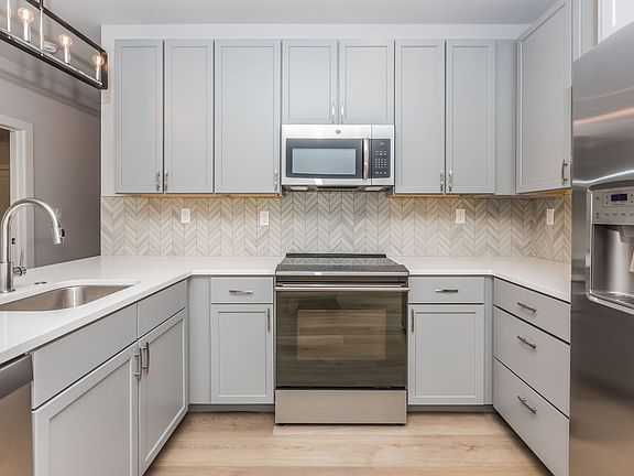 5th image of 65 Cricket Ave #415
