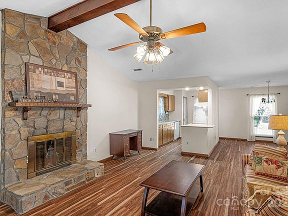 2nd image of 10118 Santa Fe Ln
