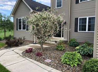 28049 Misty Morning Ln, Beloit, OH 44609