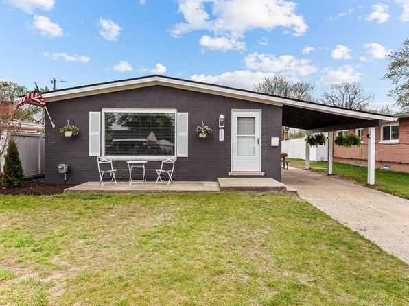 451 Darwin St, Westland, MI 48186