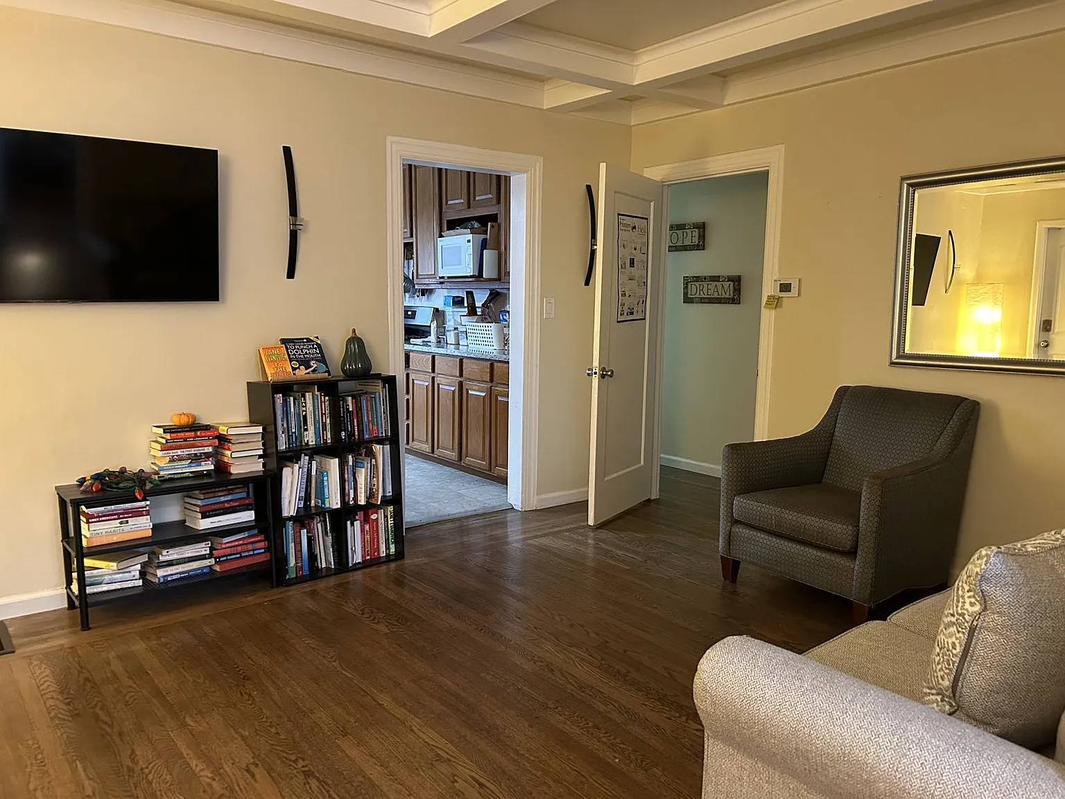 7 bed, $1,700 — Photo 3