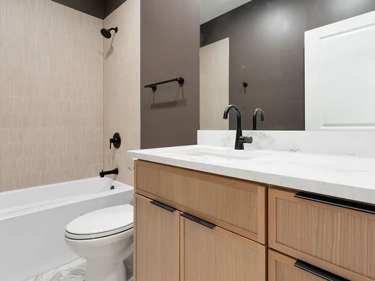6404 S Vernon Ave #2 — Photo 14