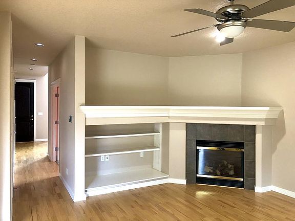 3rd image of 235 NE Greenridge Pl
