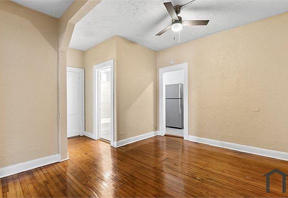 3rd image of 323 N Westland Ave APT 2