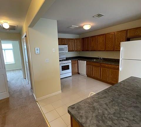 3rd image of 6603 Seaspray Ave