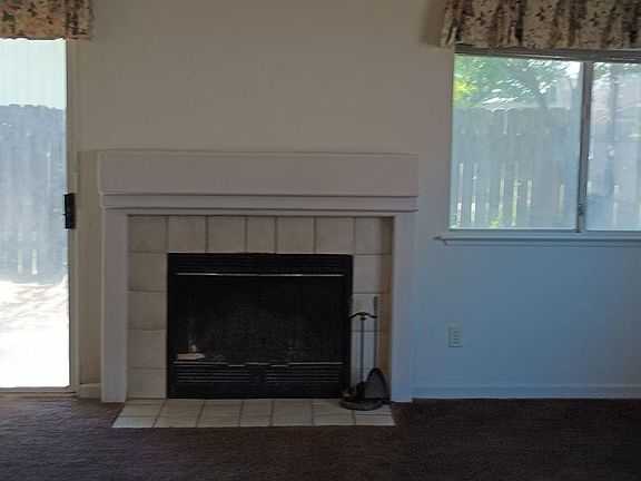 4th image of 4349 Fell St