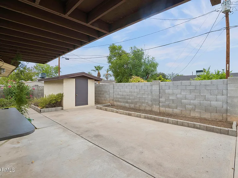 1014 E Balboa Cir — Photo 56