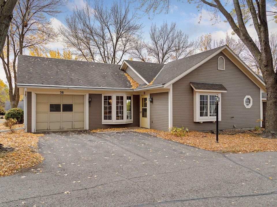 1st image of 38 Somerset Dr