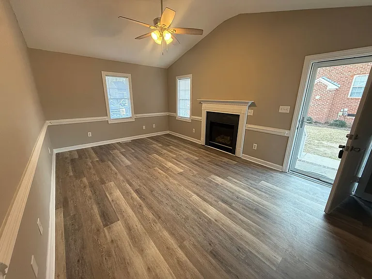 4117 Juniper Ln NW — Photo 9