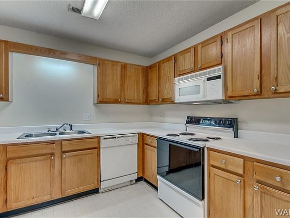 2nd image of 2515 Veterans Memorial Pkwy APT 323
