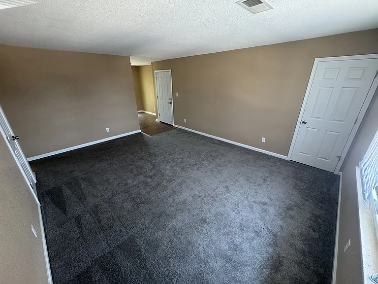 2032 Westgate Dr #10 — Photo 2
