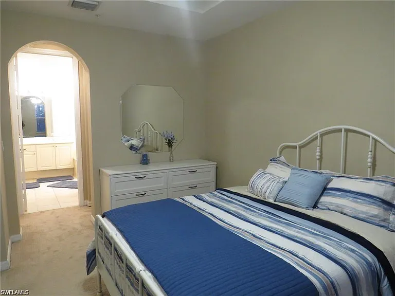 1305 Mariposa Cir #202 — Photo 12