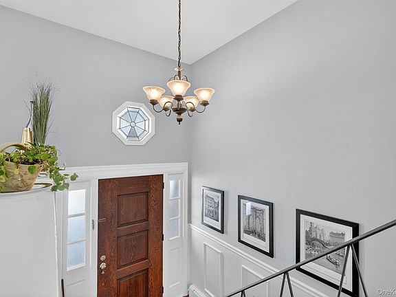 3rd image of 115 Old Pascack