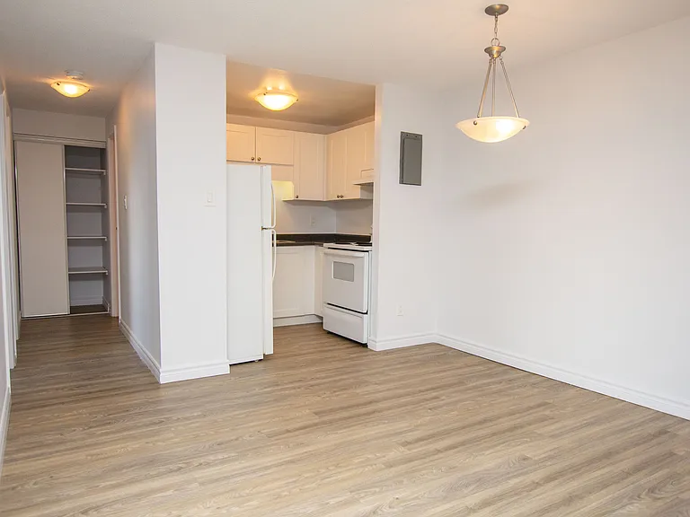 143 Woodside Ave — Photo 5