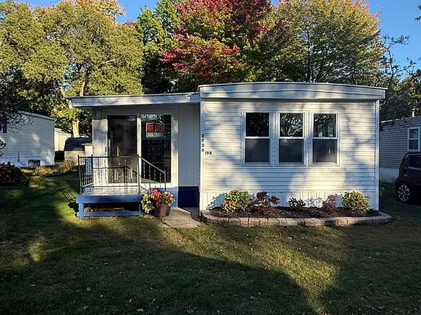 2736 Birch St, Ludington, MI 49431