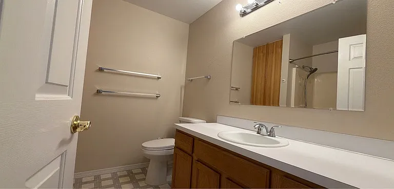 1060 SE Miller Ave — Photo 15