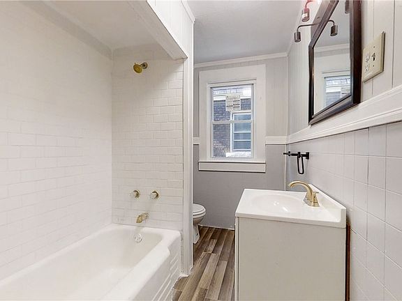 4th image of 462 13th St