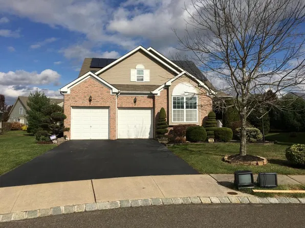 719 Michael Ct, Lakewood, NJ 08701