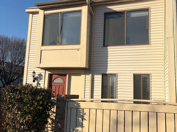 9709 Docena Dr, Gaithersburg, MD 20886