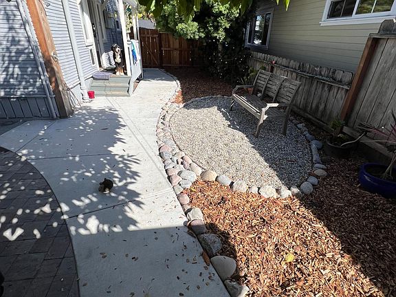 3rd image of 323 Mountain View Ave #1