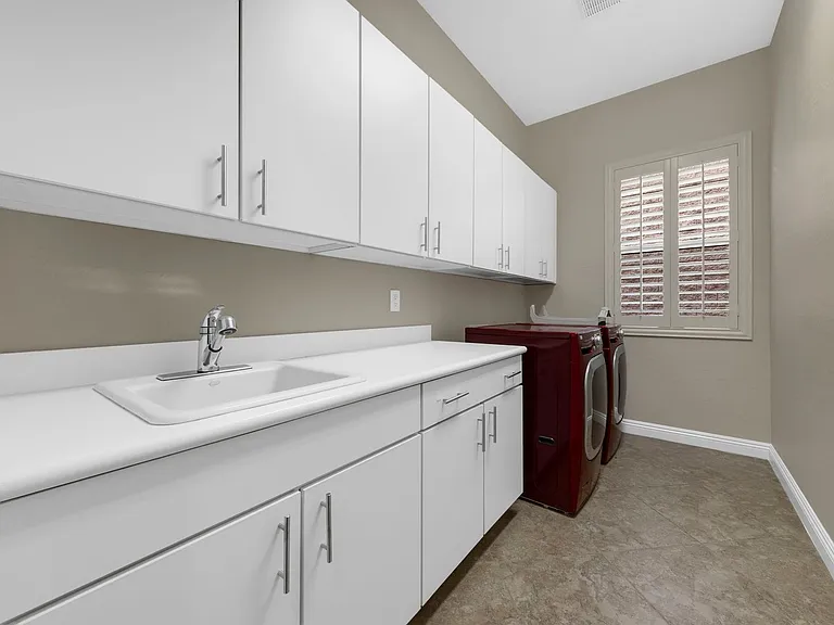 2776 Liberation Dr — Photo 27