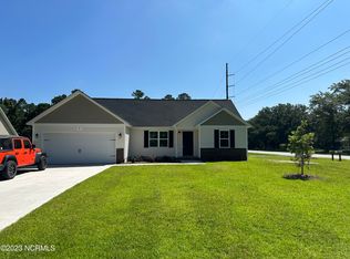 94 Sweetwater Dr, Jacksonville, NC 28540