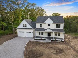 186 Leger Ln, Tiverton, RI 02878