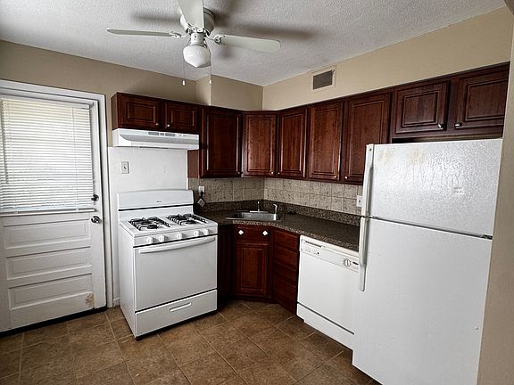 5th image of 3109 Glenwood Ct
