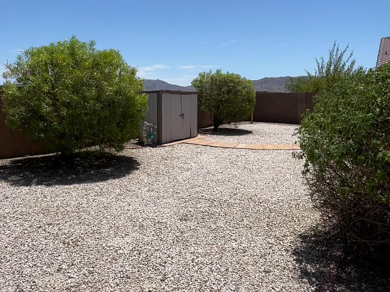 6037 S 30th Dr — Photo 14