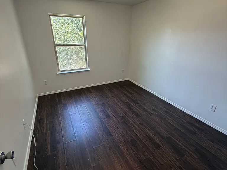 1223 Alhambra Dr — Photo 7