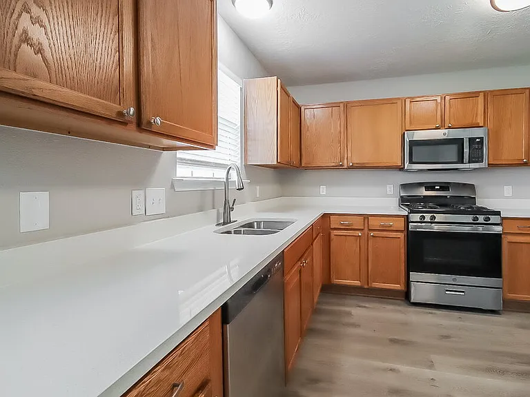 4805 E Parma Dr — Photo 10